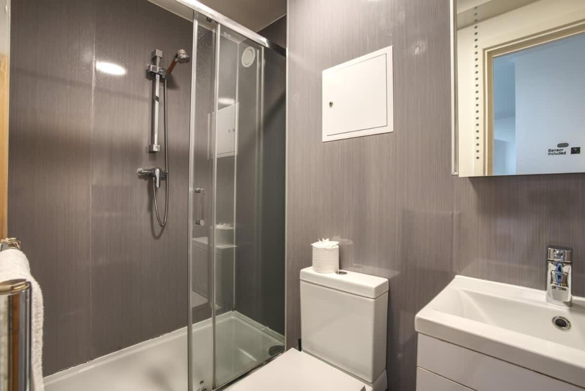 2Br City Centre Apt, Self Check In, Wifi, By Derbnb 谢菲尔德 外观 照片