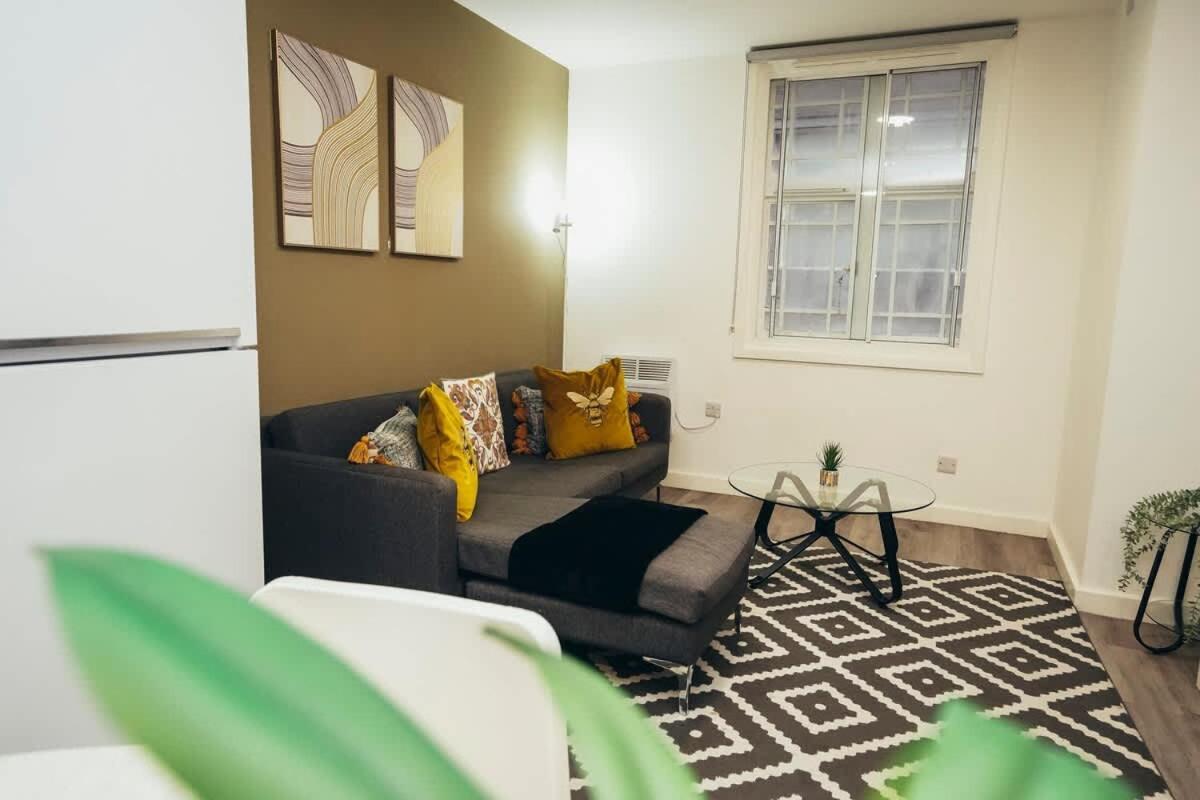 2Br City Centre Apt, Self Check In, Wifi, By Derbnb 谢菲尔德 外观 照片